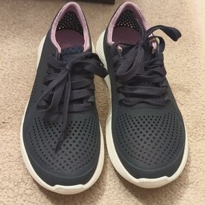 Croc's Literide Pacer W (Navy/Orchid, size 5)